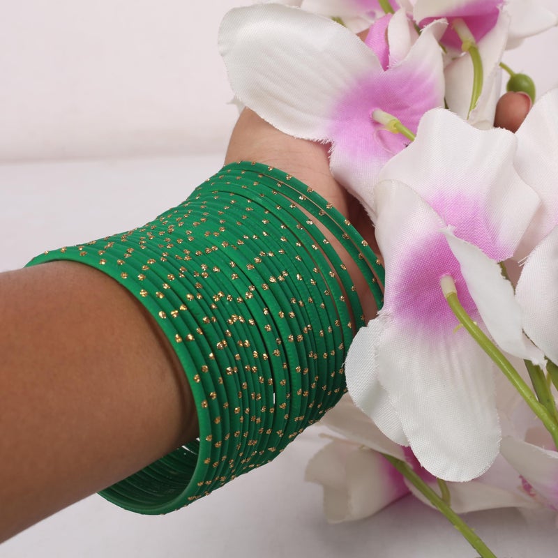 Touchstone مجموعة أساور ملونة جديدة من توتشستون - حصرية بوليوود الهندية بتصميم ذهبي لامع ولون أخضر عشبي. مجموعة من 24 أساور كبيرة الحجم للنساء. - Image 2